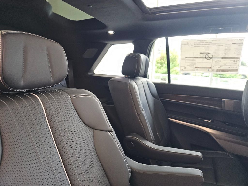 New 2027 Cadillac Vistiq Sport AWD/4WD image 14
