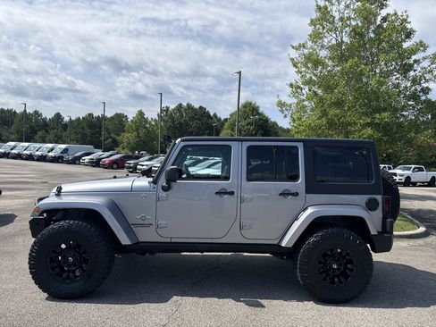 Used 2013 Jeep Wrangler Unlimited Sport AWD/4WD image 4