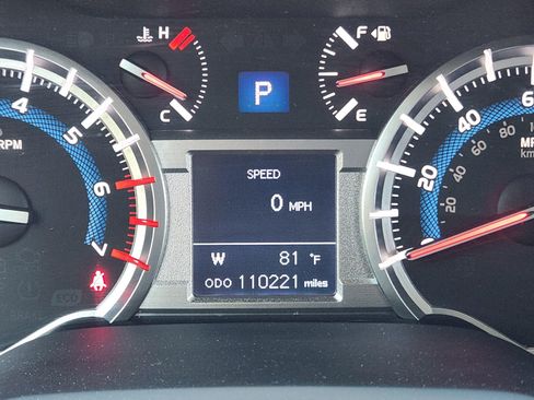 Used 2019 Toyota 4Runner Limited w/ Preferred Accessory Package AWD/4WD image 8
