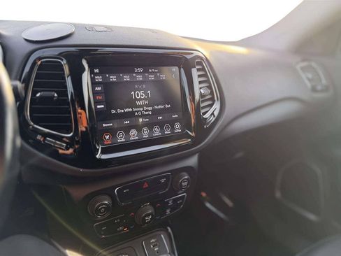 Used 2020 Jeep Compass Limited AWD/4WD image 19