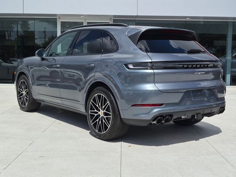 New 2026 Porsche Cayenne AWD/4WD image 3