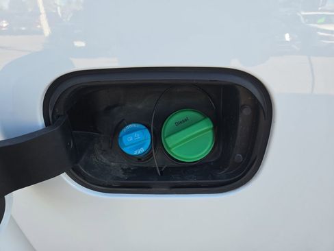 Used 2025 Chevrolet Silverado 2500 LT image 18