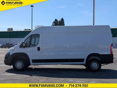 Used 2025 RAM ProMaster 2500 w/ Convenience Group FWD image 4