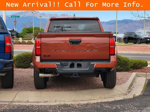 Used 2025 Toyota Tacoma TRD Sport AWD/4WD image 6