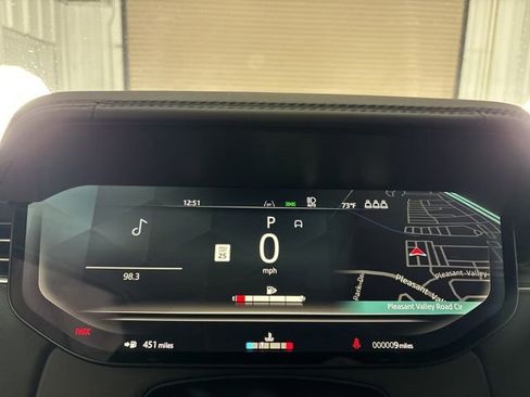 Used 2025 Land Rover Range Rover SE image 15