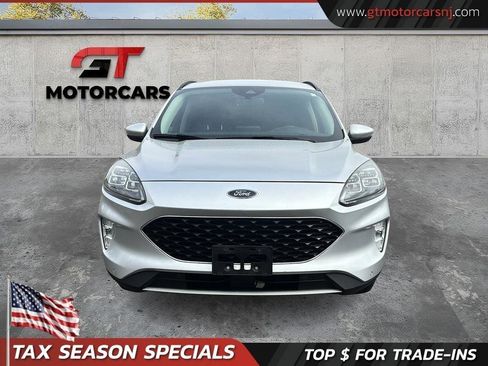 Used 2020 Ford Escape Titanium image 2