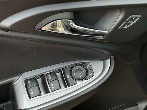 Used 2024 Chevrolet Malibu LT image 12