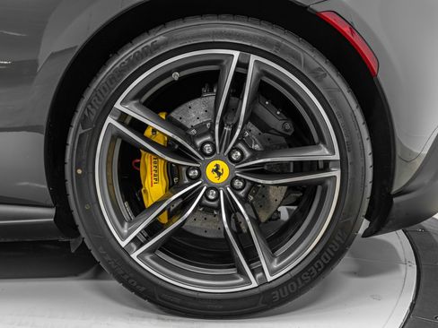 Certified 2023 Ferrari Roma image 15