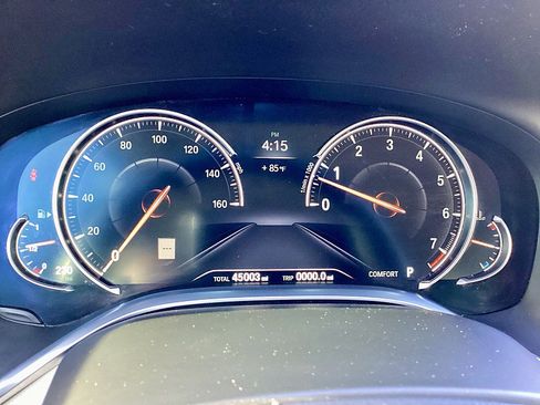 Used 2018 BMW 740i image 11