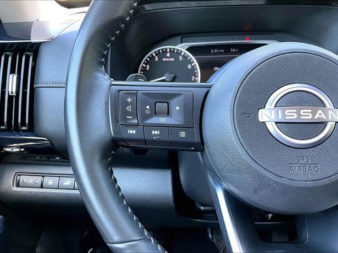 Used 2025 Nissan Pathfinder SV AWD/4WD image 24