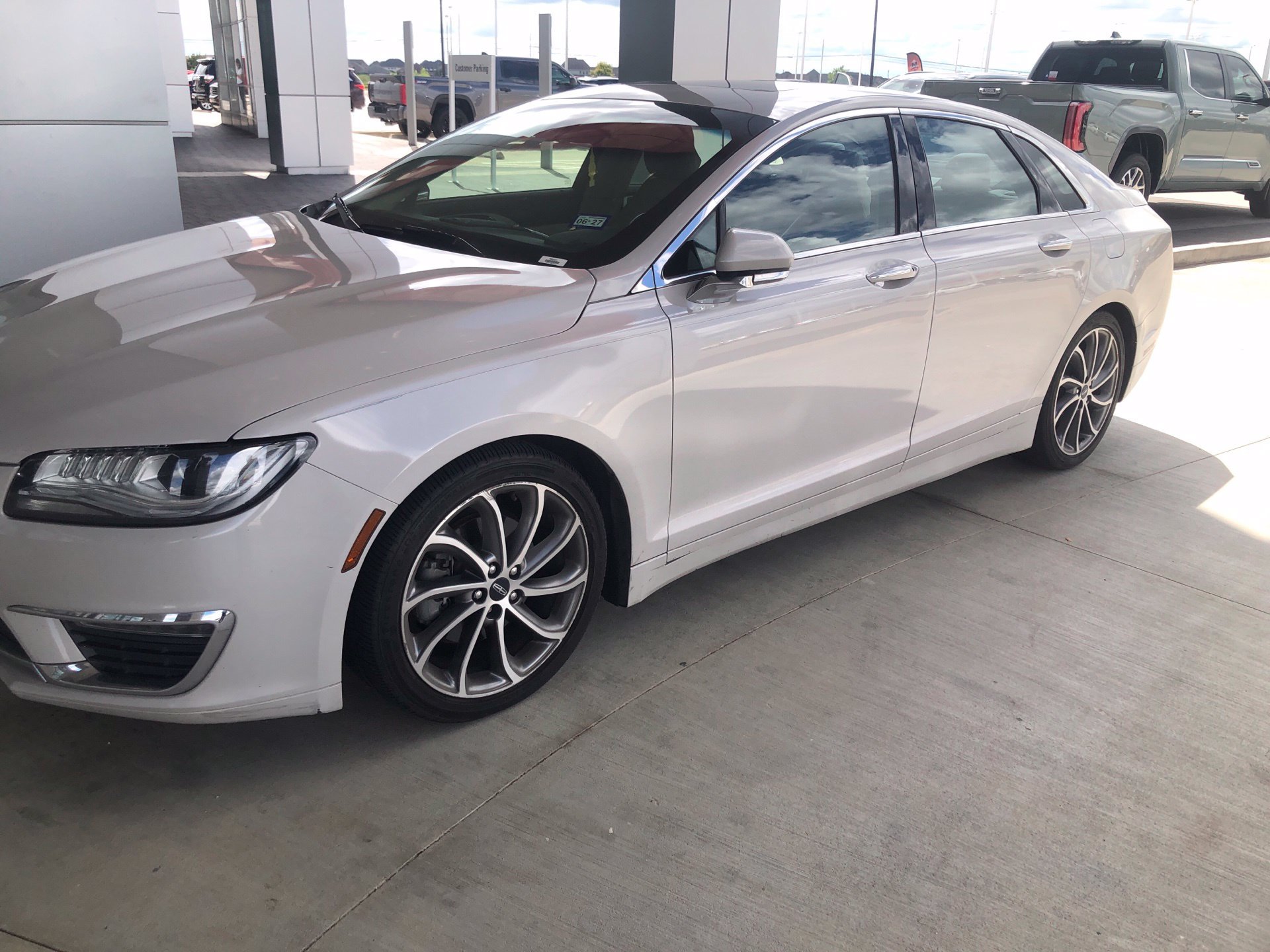 Used 2019 Lincoln MKZ Reserve w/ Reserve Plus Package FWD image 8