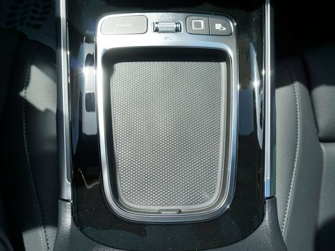 Certified 2025 Mercedes-Benz GLB 250 image 34