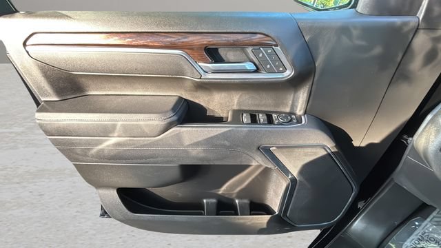 Used 2025 GMC Sierra 1500 SLT AWD/4WD image 18