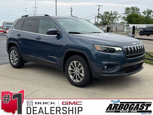 Used 2021 Jeep Cherokee Latitude Lux w/ Comfort/Convenience Group AWD/4WD image 1