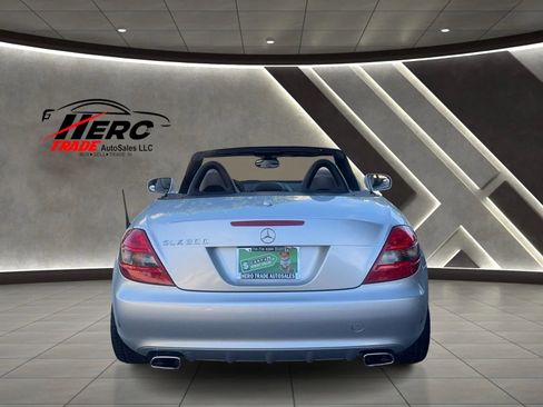 Used 2009 Mercedes-Benz SLK 300 image 11