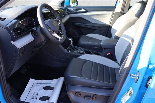Used 2024 Volkswagen Taos SEL AWD/4WD image 11
