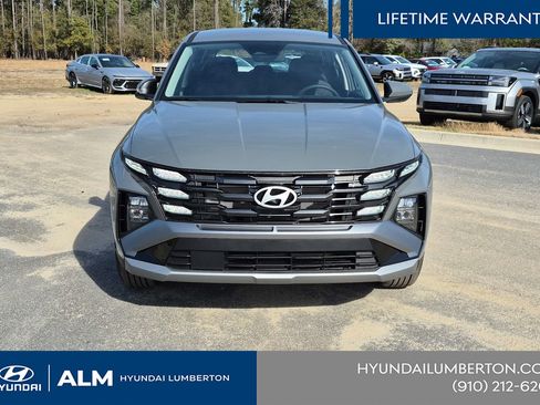 New 2026 Hyundai Tucson SE image 3