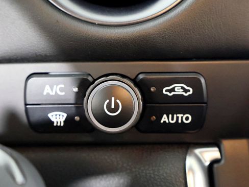 Used 2014 Nissan GT-R Premium image 33