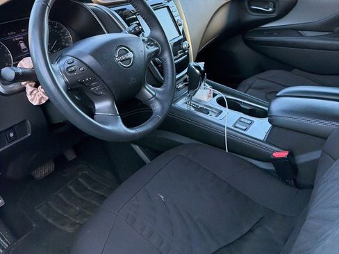 Used 2023 Nissan Murano SV image 2