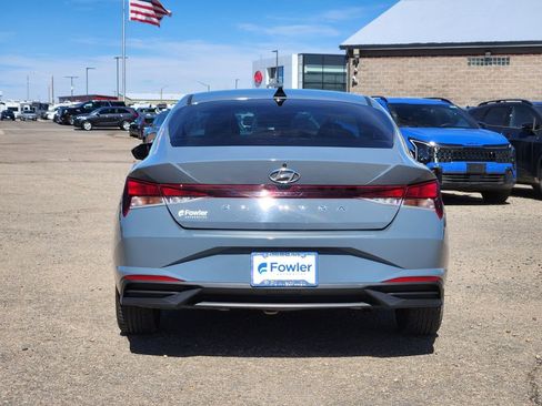 Used 2021 Hyundai Elantra SEL image 11
