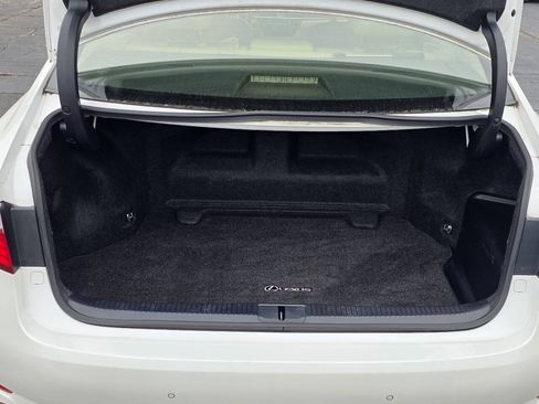 Used 2014 Lexus ES 300h w/ Luxury Package w/Bamboo Trim FWD image 26