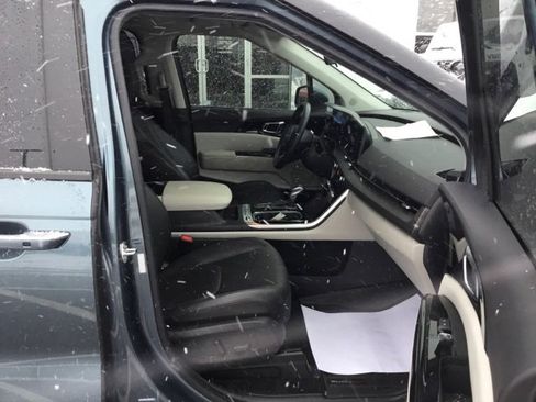 Used 2024 Kia Carnival SX image 24