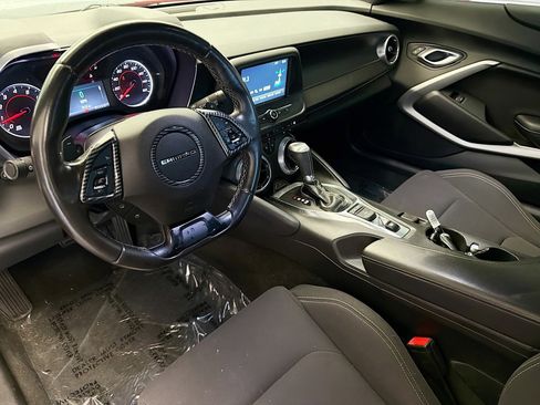 Used 2018 Chevrolet Camaro LT RWD image 7