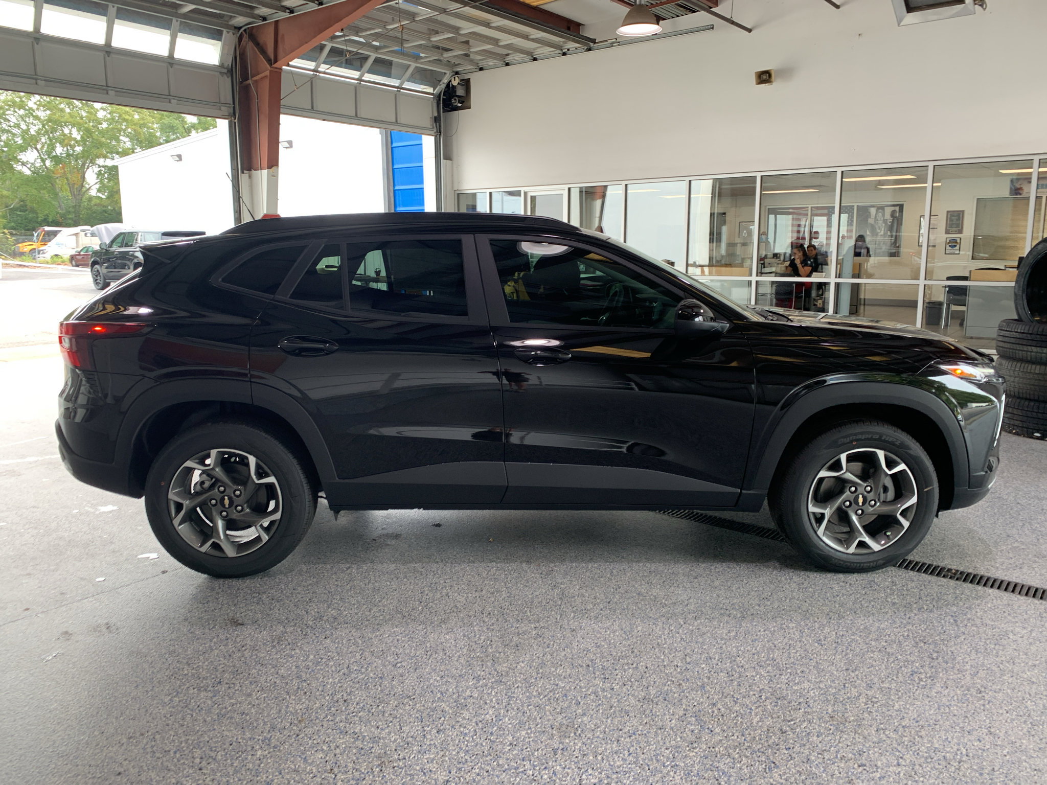New 2026 Chevrolet Trax LT w/ LT Convenience Package FWD image 11
