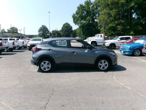 Used 2025 Nissan Kicks Play S FWD image 5