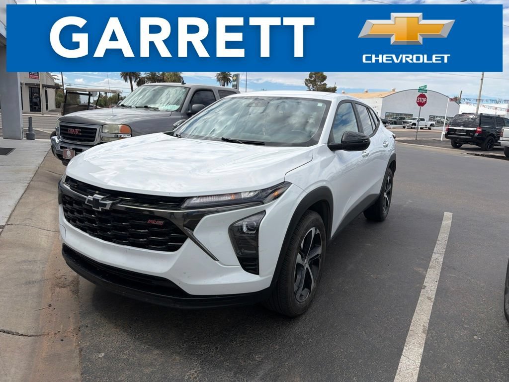 Used 2024 Chevrolet Trax RS w/ Driver Confidence Package FWD image 1