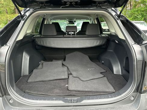 Used 2020 Toyota RAV4 LE AWD/4WD image 6