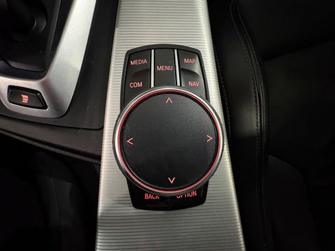 Used 2018 BMW M3 image 29