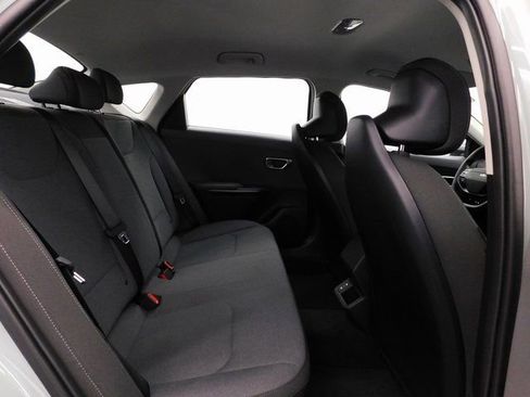 Used 2025 Kia K4 LXS image 32