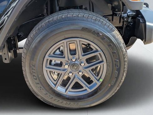 New 2026 Jeep Gladiator Sport image 9