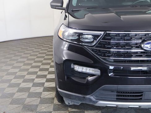 Used 2021 Ford Explorer XLT w/ Equipment Group 202A AWD/4WD image 12
