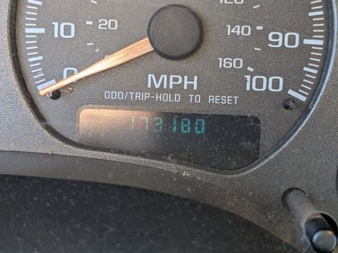 Used 2002 Chevrolet Blazer LS w/ Preferred Equipment Group image 7