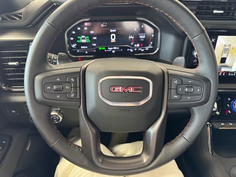 Used 2025 GMC Sierra 1500 AT4 w/ Technology Package AWD/4WD image 25