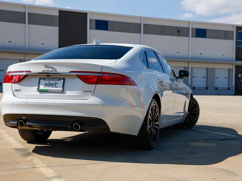 Used 2018 Jaguar XF Prestige image 39