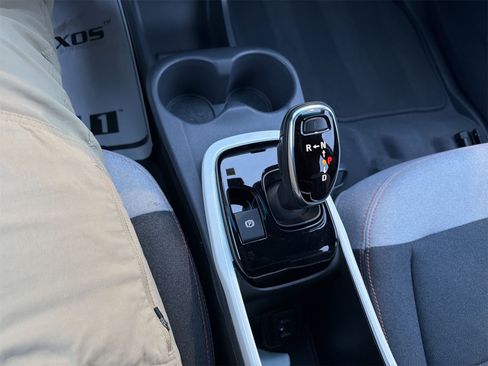 Used 2020 Chevrolet Bolt LT image 16