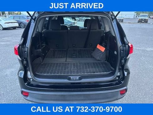 Used 2019 Toyota Highlander LE AWD/4WD image 7