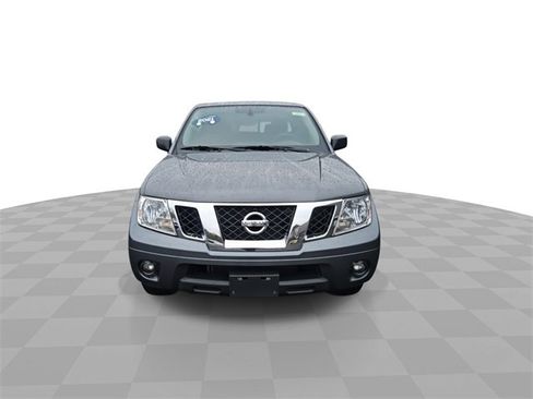 Used 2021 Nissan Frontier SV image 3