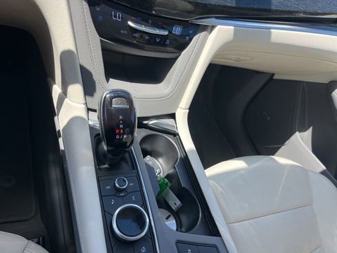 Certified 2022 Cadillac XT6 Premium Luxury w/ Technology Package FWD image 32