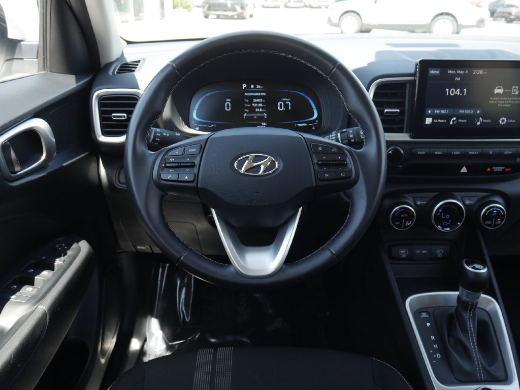 Used 2025 Hyundai Venue SEL FWD image 33