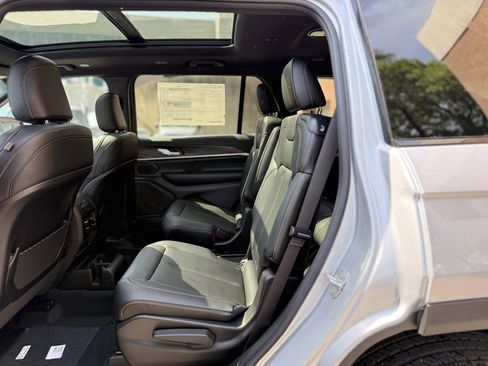 New 2026 Jeep Grand Cherokee L Limited AWD/4WD image 21
