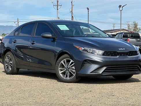 Used 2024 Kia Forte LXS FWD image 2