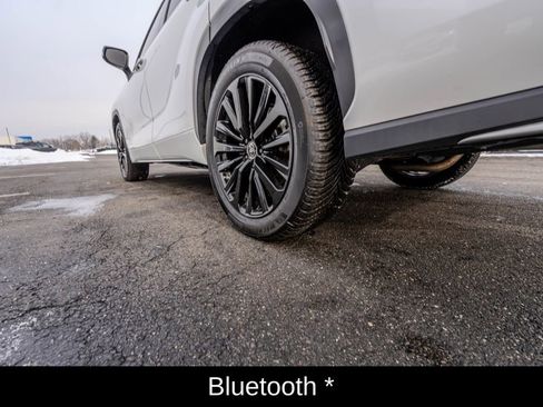 Used 2023 Toyota Highlander XSE image 11