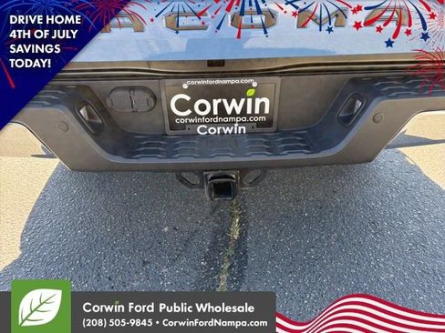 Used 2019 Toyota Tacoma SR5 AWD/4WD image 12