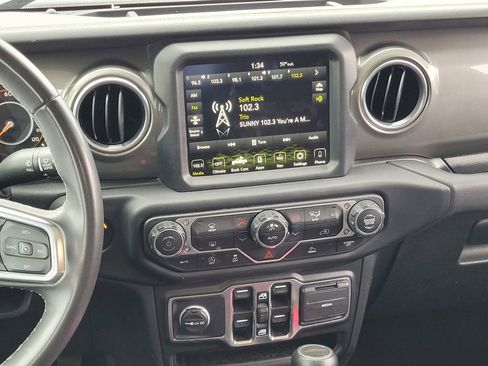 Used 2023 Jeep Gladiator Overland image 14