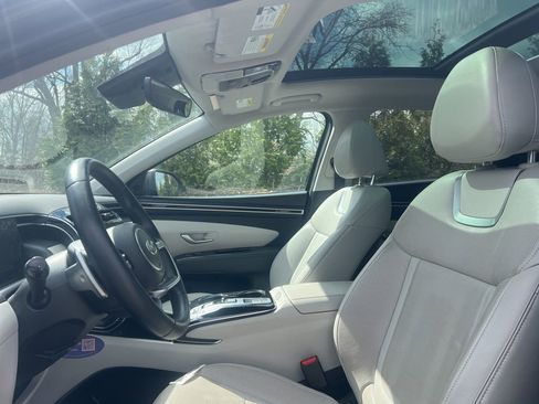 Certified 2024 Hyundai Tucson Limited AWD/4WD image 9