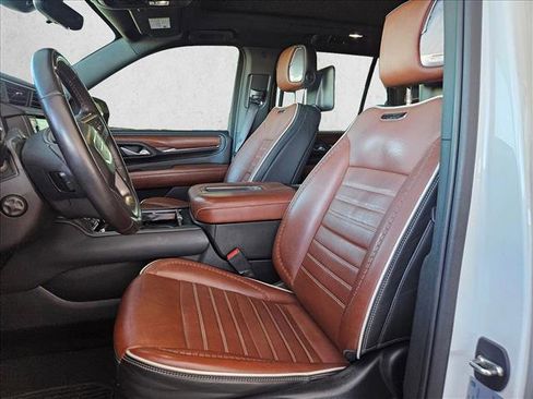 Used 2023 GMC Yukon Denali Ultimate image 16